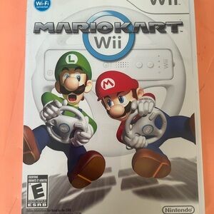 Nintendo Mario Kart Wii - Red and Green Characters